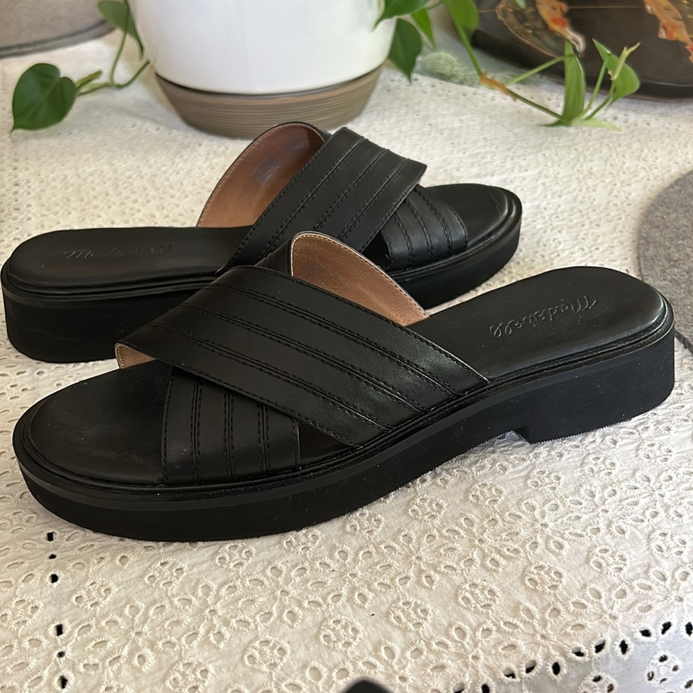 Madewell Black Leather Slide Sandals - Picture 3 of 3
